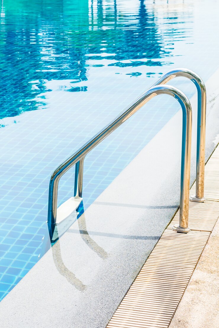 Pool Safety Fences: Essential Protection for a Worry-Free Swimming Experience 