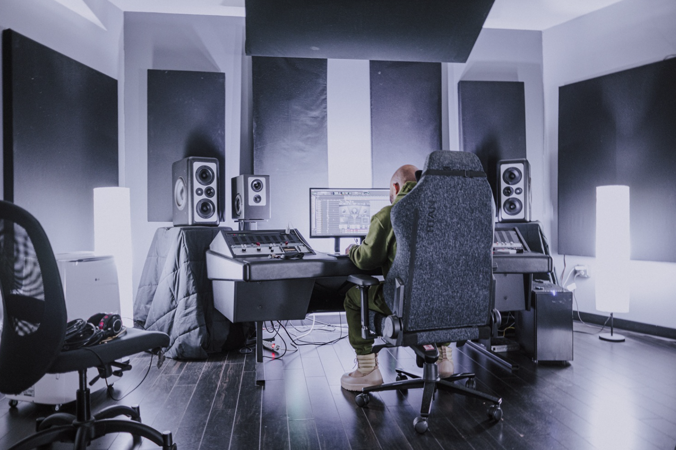 The Silent Architect of Sound: Exploring the Role of a Studio Engineer 